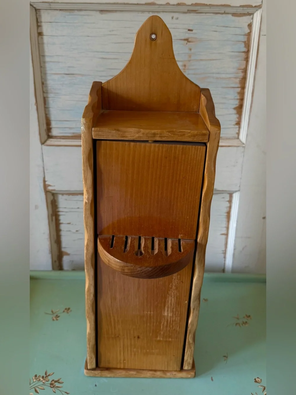 Vintage Wood Primitive Knife Holder, Rustic Kitchen Wall Decor, Storage